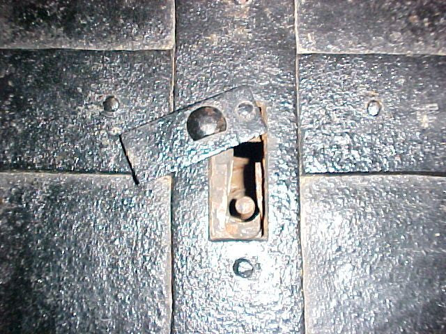 A LARGE 16th-17th Century Wrought Iron Treasure Chest (ARMADA BOX), #2971 Treasure Artifacts - Image 10