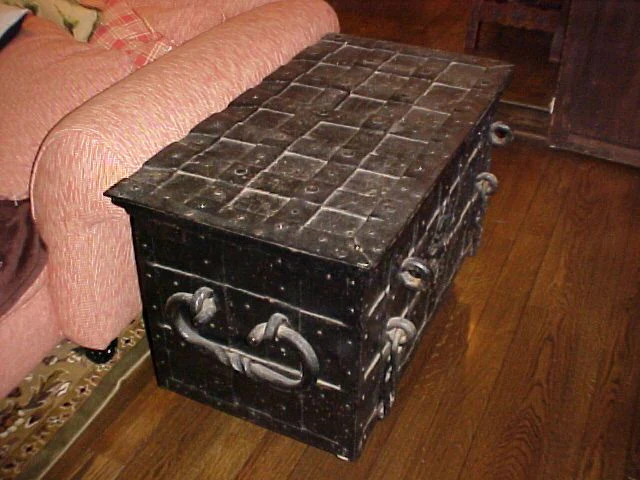 A LARGE 16th-17th Century Wrought Iron Treasure Chest (ARMADA BOX), #2971 Treasure Artifacts - Image 5