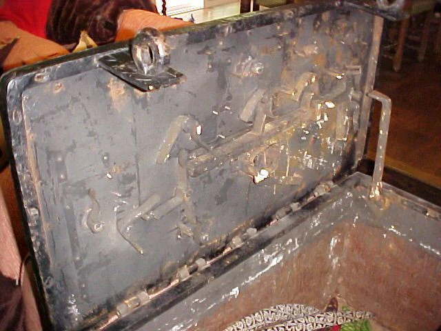 A LARGE 16th-17th Century Wrought Iron Treasure Chest (ARMADA BOX), #2971 Treasure Artifacts - Image 7