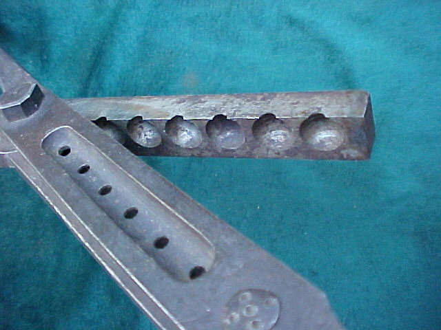 A Very Large Gang Mold, #2722 Firearms - Image 4