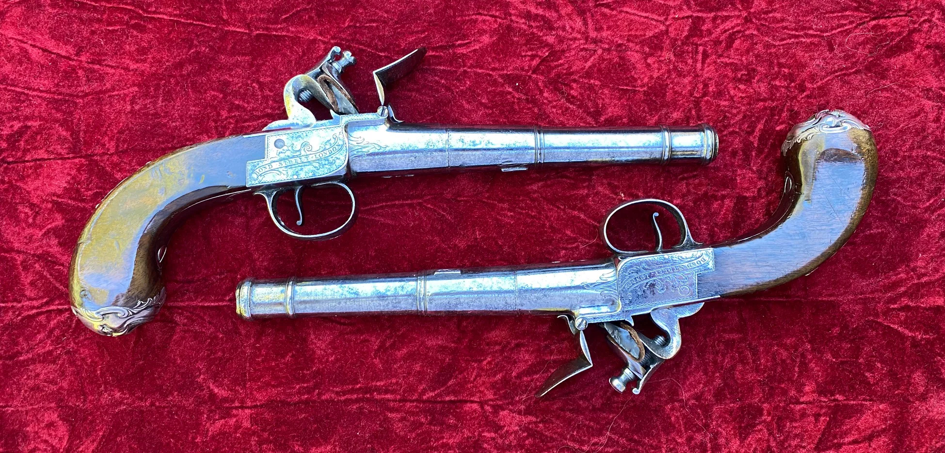 A Fantastic American Revolutionary War Period Cased Pair of English Silver Mounted Box-Lock Flintlock Cannon Barrel Pistols by GRIFFIN, LONDON - Image 13