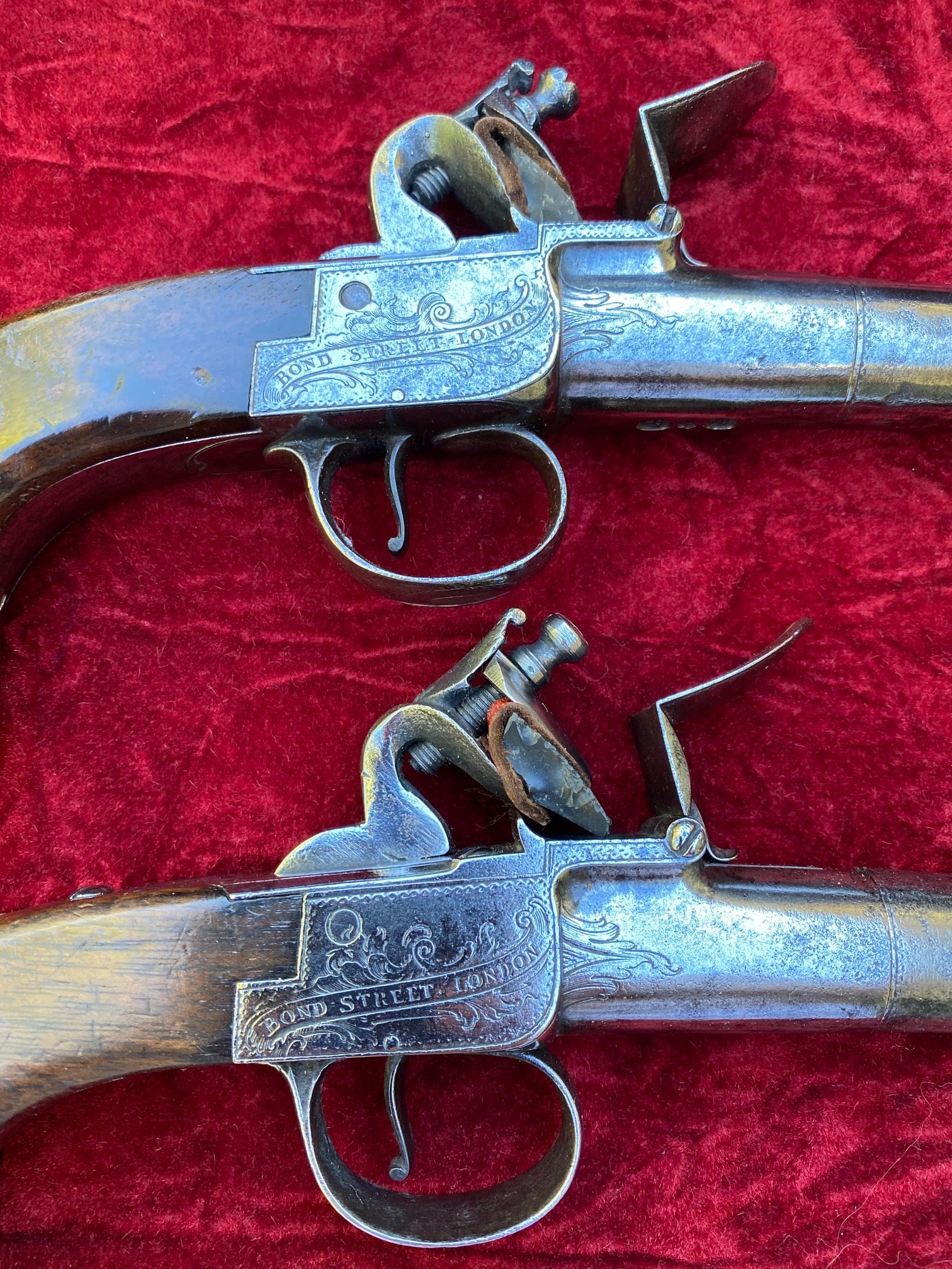 A Fantastic American Revolutionary War Period Cased Pair of English Silver Mounted Box-Lock Flintlock Cannon Barrel Pistols by GRIFFIN, LONDON - Image 15