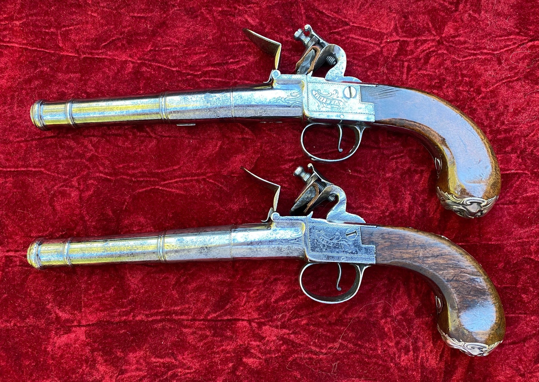 A Fantastic American Revolutionary War Period Cased Pair of English Silver Mounted Box-Lock Flintlock Cannon Barrel Pistols by GRIFFIN, LONDON - Image 20