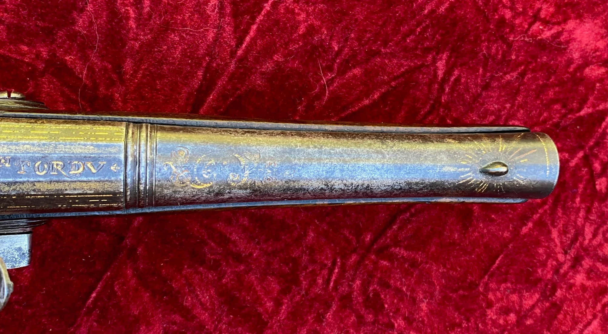 A Fantastic Revolutionary War Period Cased Pair of French Silver Mounted "Birds Head" Flintlock Pistols by PEYRET - DUMAREST - Image 35