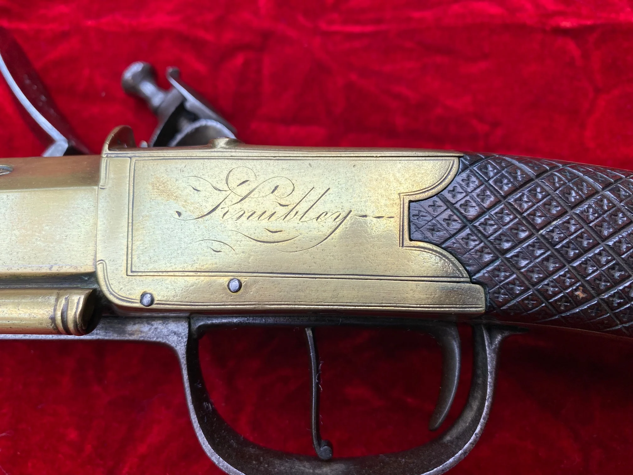 An Extremely Rare and SUBURB Revolutionary War Period British Brass Barrel Flintlock Blunderbuss with spring bayonet by KNUBLEY, LONDON - Image 13