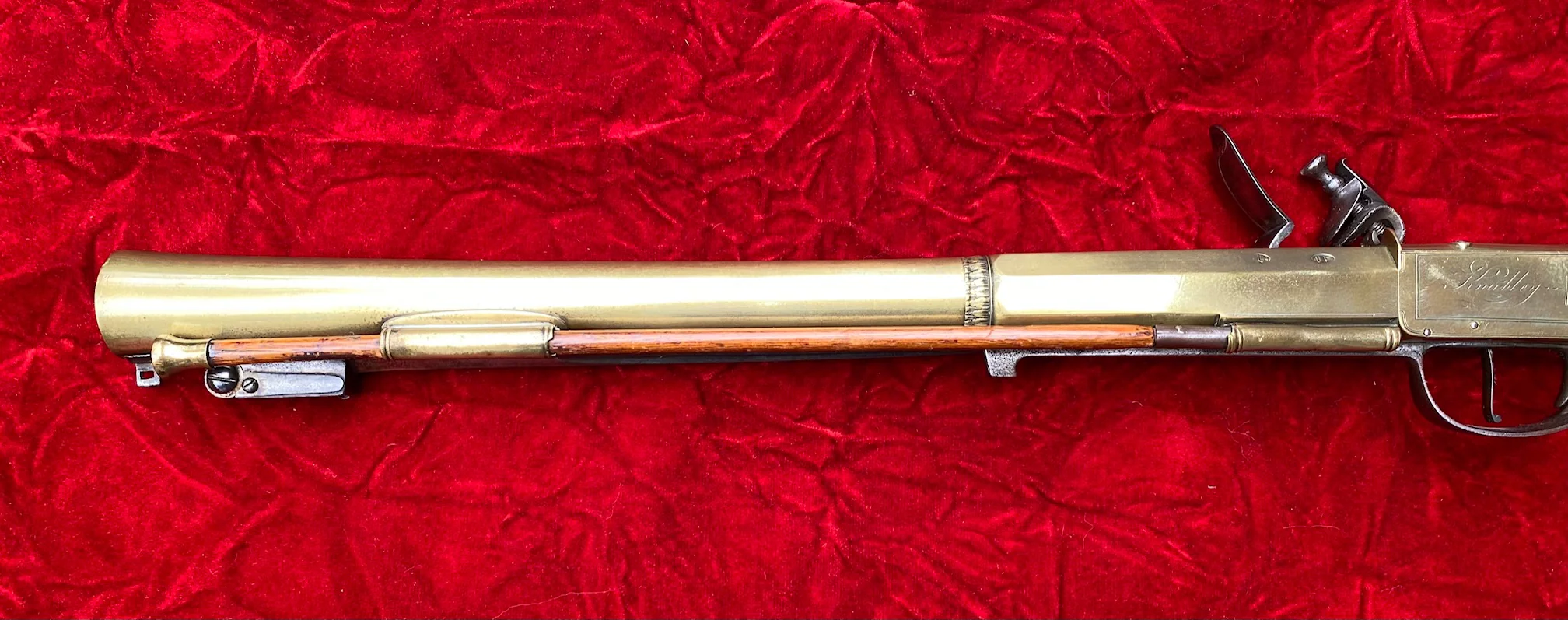 An Extremely Rare and SUBURB Revolutionary War Period British Brass Barrel Flintlock Blunderbuss with spring bayonet by KNUBLEY, LONDON - Image 16