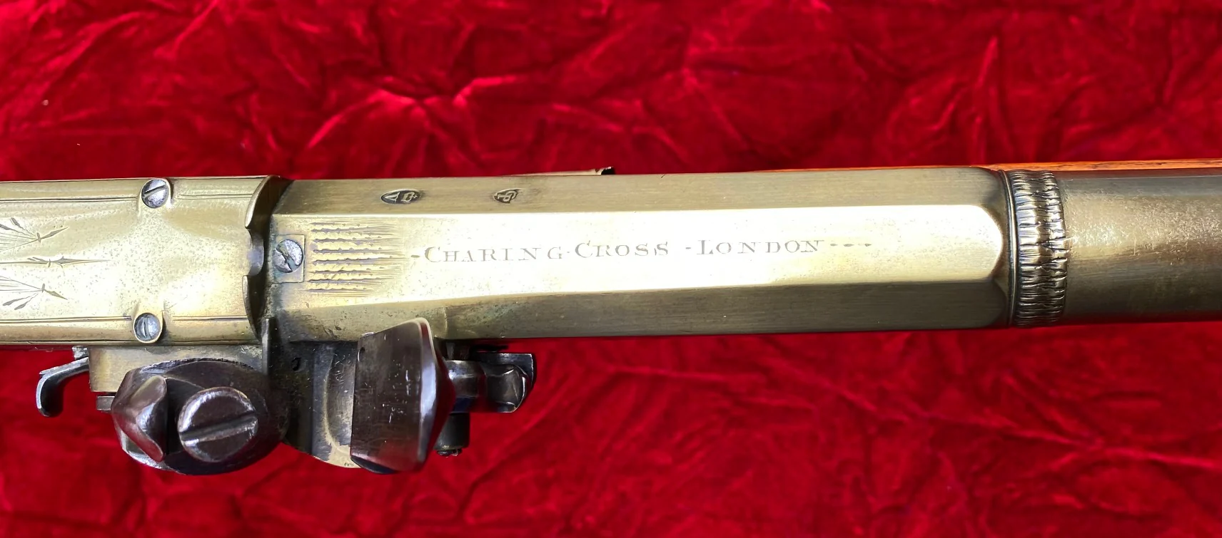 An Extremely Rare and SUBURB Revolutionary War Period British Brass Barrel Flintlock Blunderbuss with spring bayonet by KNUBLEY, LONDON - Image 20
