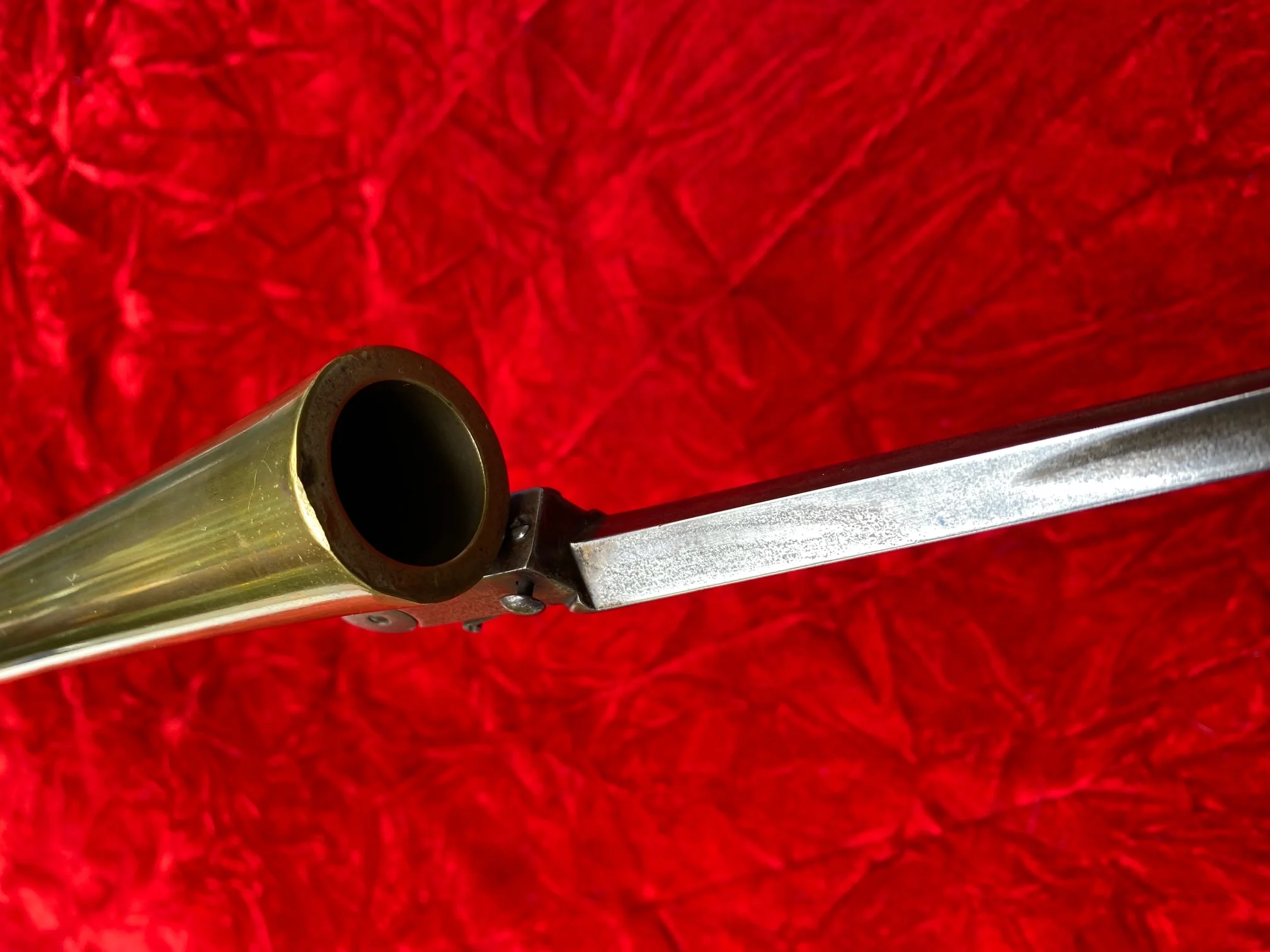 An Extremely Rare and SUBURB Revolutionary War Period British Brass Barrel Flintlock Blunderbuss with spring bayonet by KNUBLEY, LONDON - Image 24