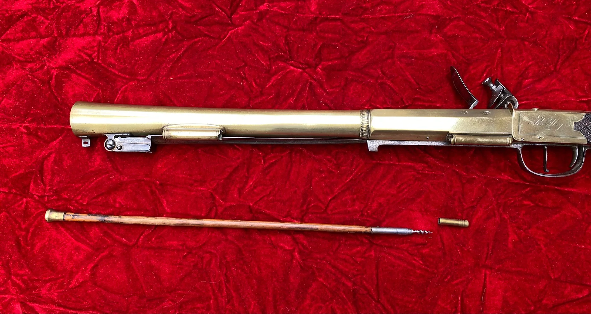 An Extremely Rare and SUBURB Revolutionary War Period British Brass Barrel Flintlock Blunderbuss with spring bayonet by KNUBLEY, LONDON - Image 25
