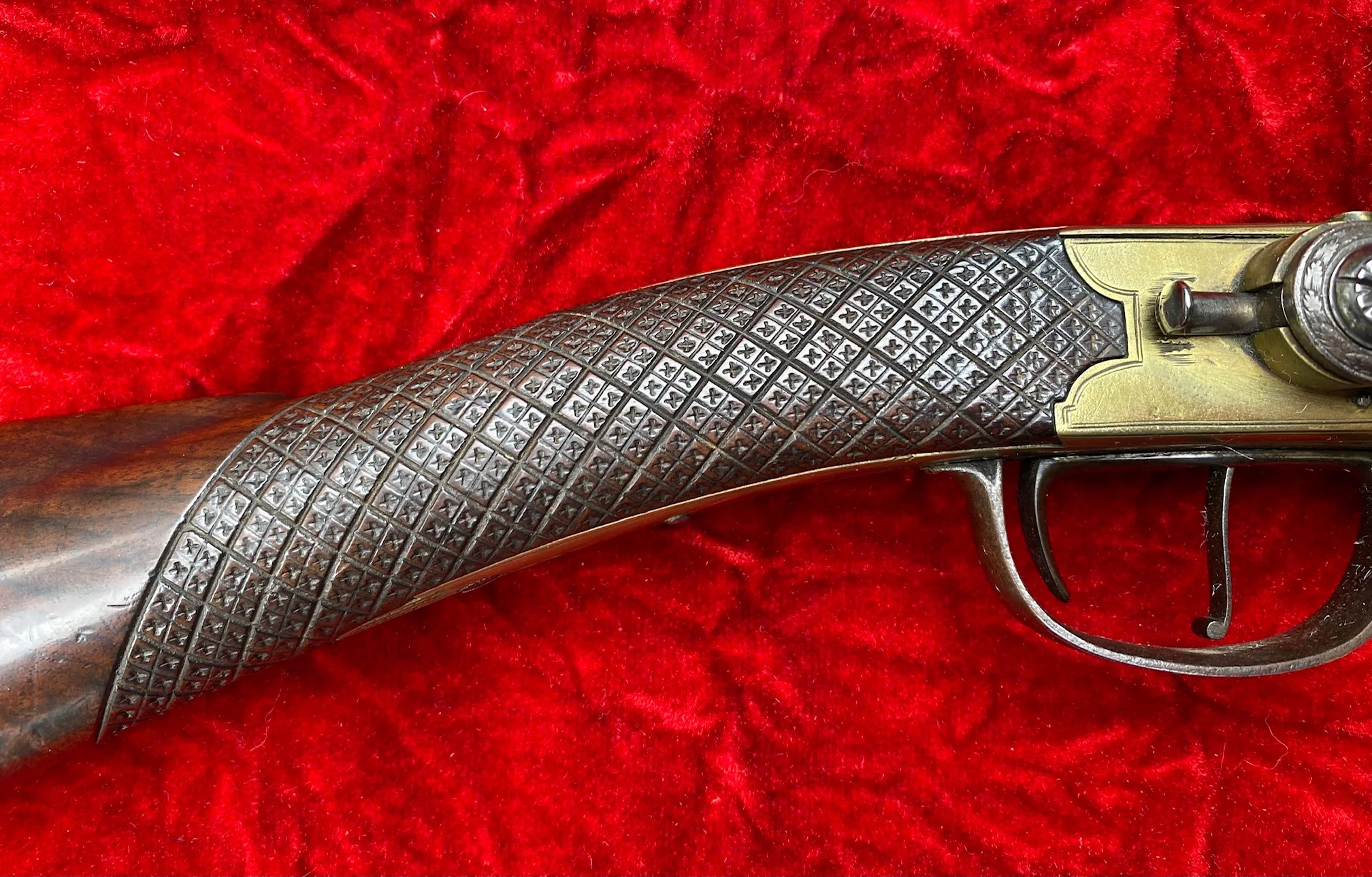 An Extremely Rare and SUBURB Revolutionary War Period British Brass Barrel Flintlock Blunderbuss with spring bayonet by KNUBLEY, LONDON - Image 3