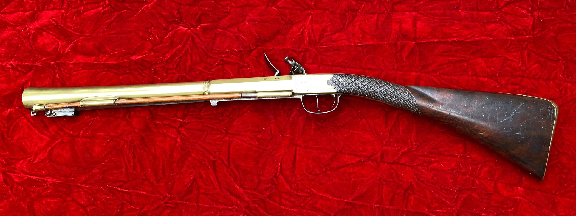 An Extremely Rare and SUBURB Revolutionary War Period British Brass Barrel Flintlock Blunderbuss with spring bayonet by KNUBLEY, LONDON - Image 9