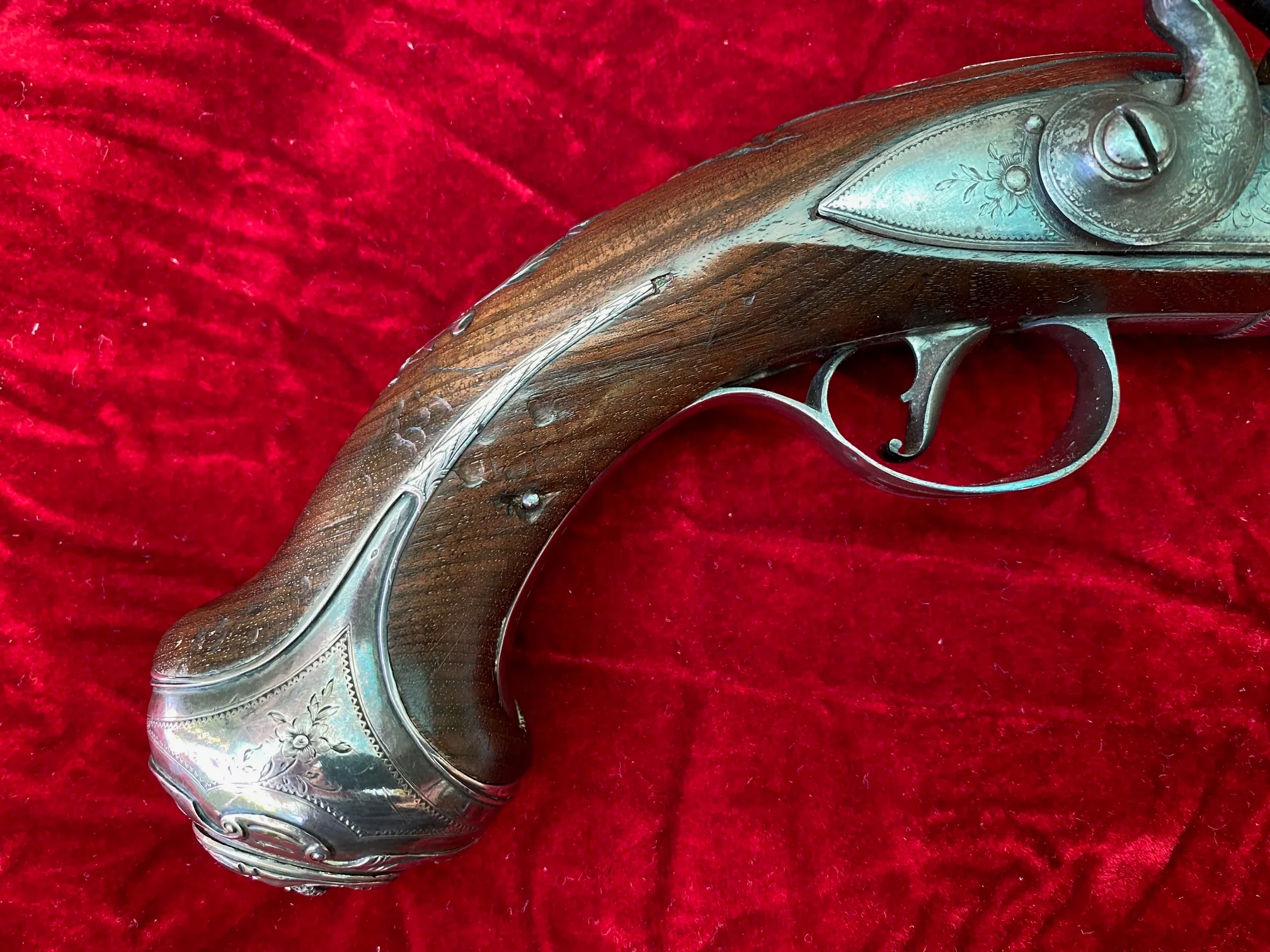 A Wonderful American Revolutionary War Period Silver Mounted Georgian Brass Barrel English Flintlock Officer's Pistol by WILSON - Image 4