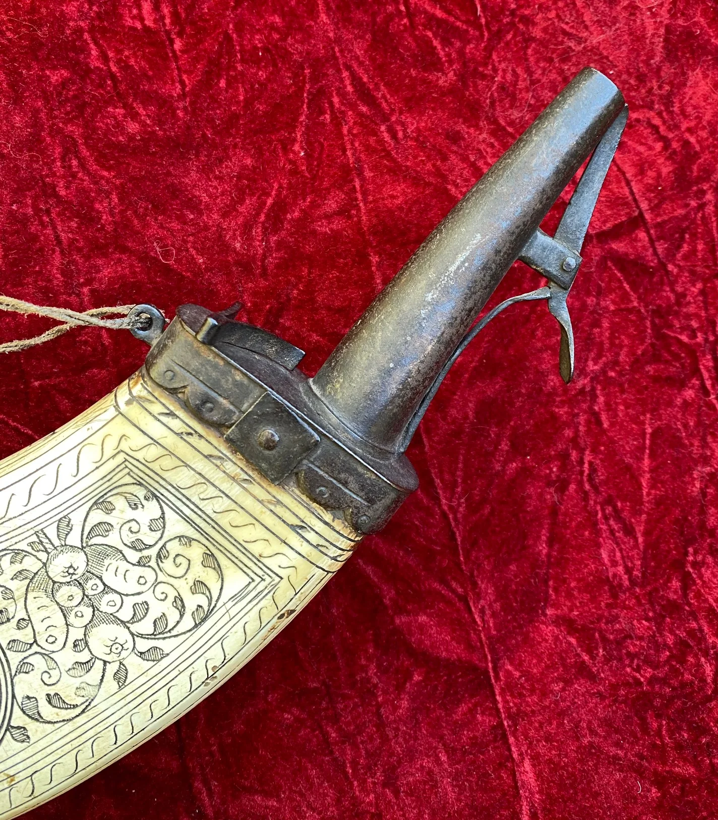 A Wonderful Antique 17th Century European Wheel-Lock Powder Flask - Image 6