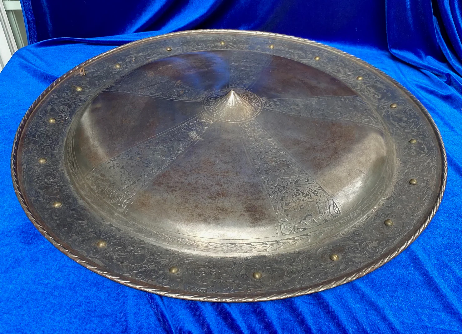 A Beautiful Antique European Victorian Period Etched Steel TARGET/Shield in the style of the 16th Century, made circa. 19th-Early 20th Century - Image 7