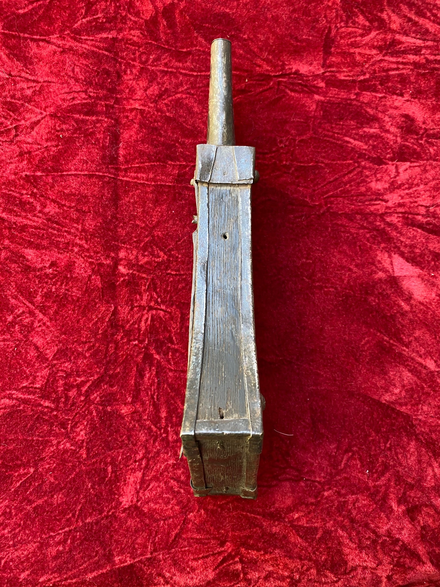 An Antique 17th Century Wheel-Lock Powder Flask - Image 4