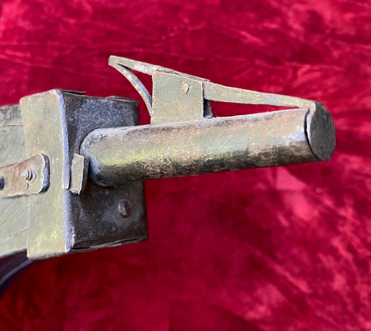 An Antique 17th Century Wheel-Lock Powder Flask - Image 5