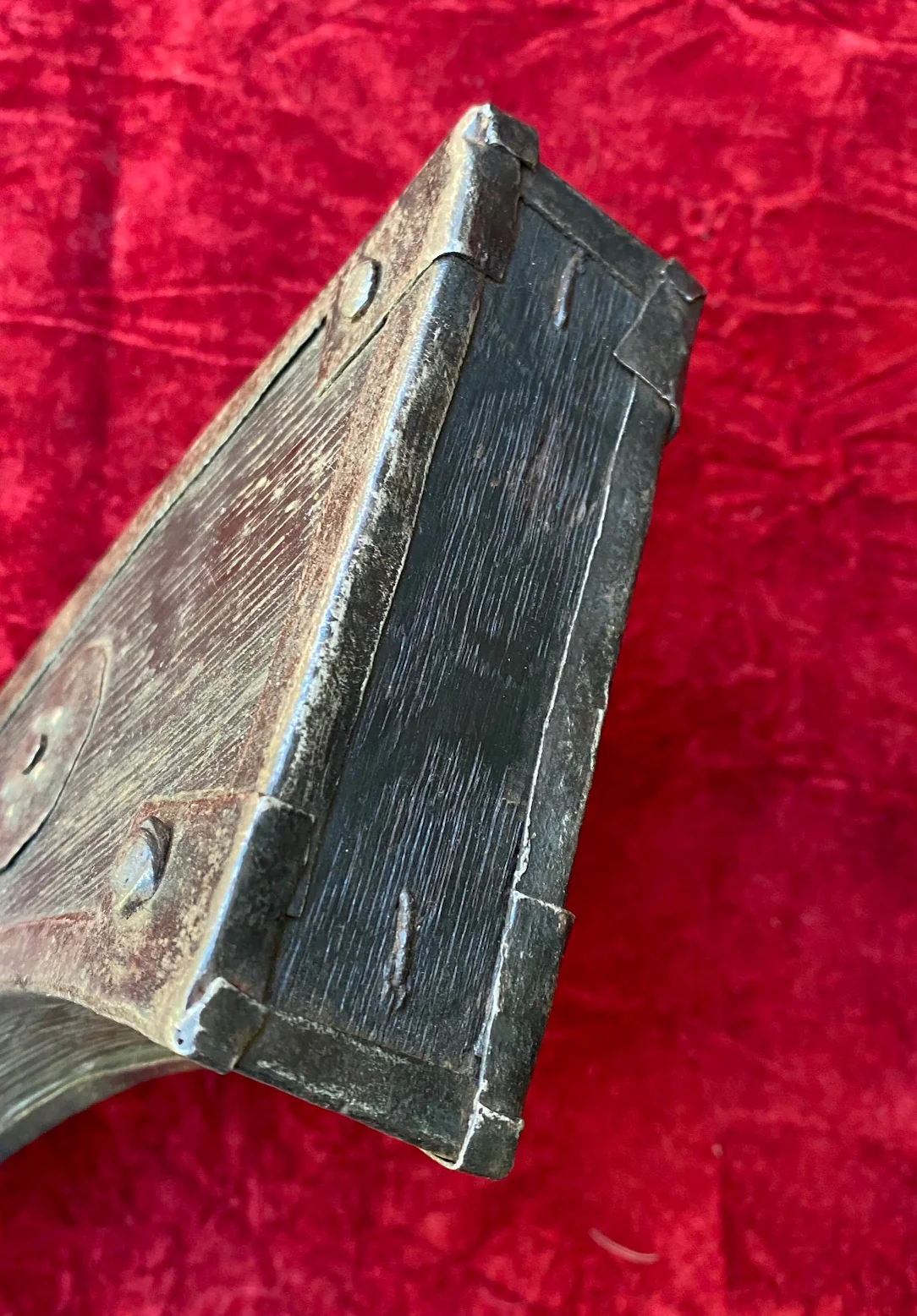 An Antique 17th Century Wheel-Lock Powder Flask - Image 7