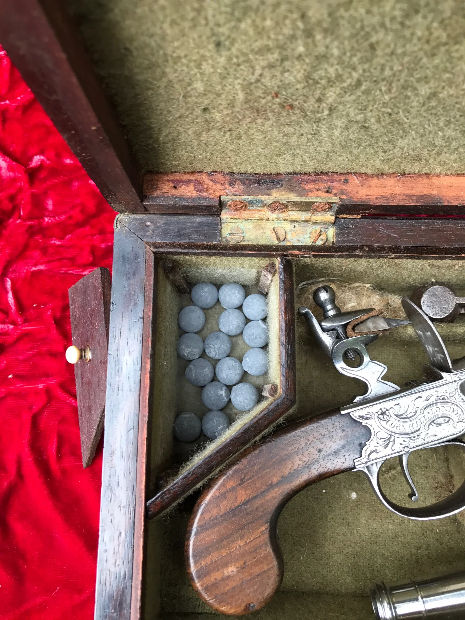 Wonderful Cased Pair of English Flintlock Box-Lock Pistol by HEYLIN, LONDON - Image 5