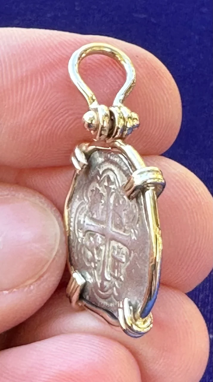 PIRATE TREASURE !!! Silver 1 Real COB set in an 14k. Gold Bezel - Image 7