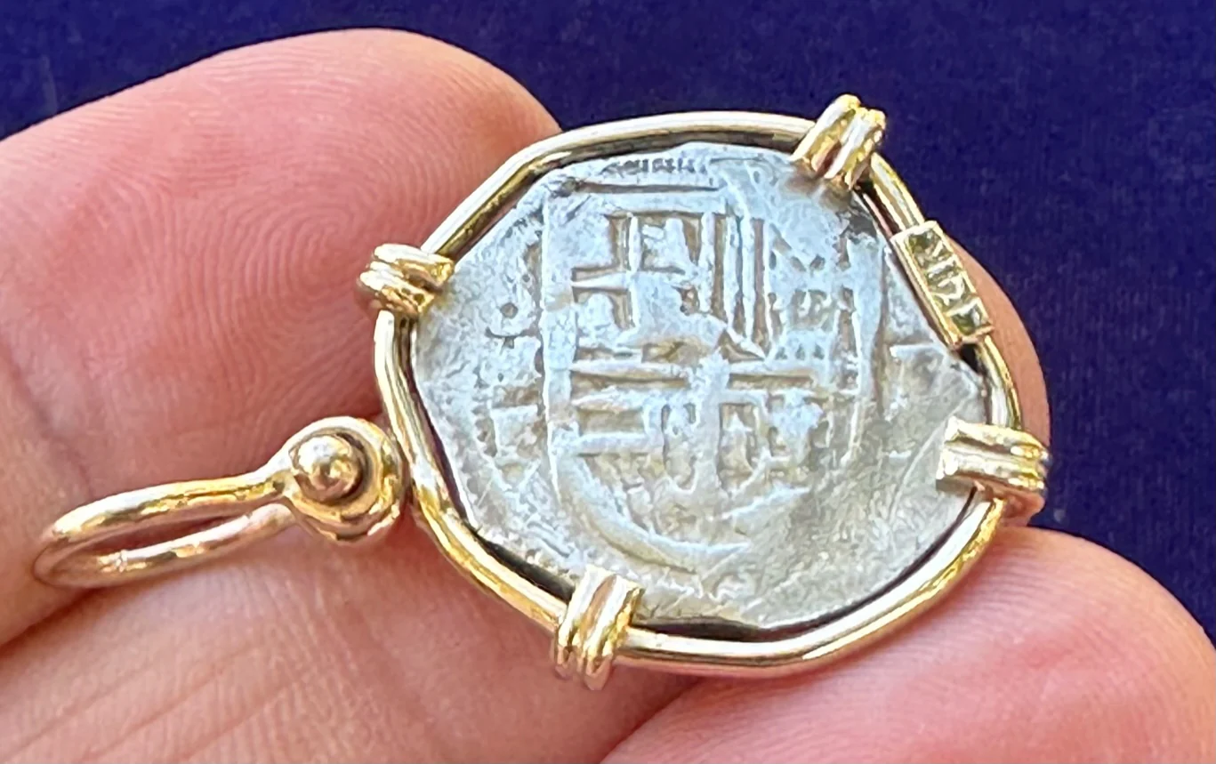 PIRATE TREASURE !!! Silver 1 Real COB set in an 14k. Gold Bezel - Image 9