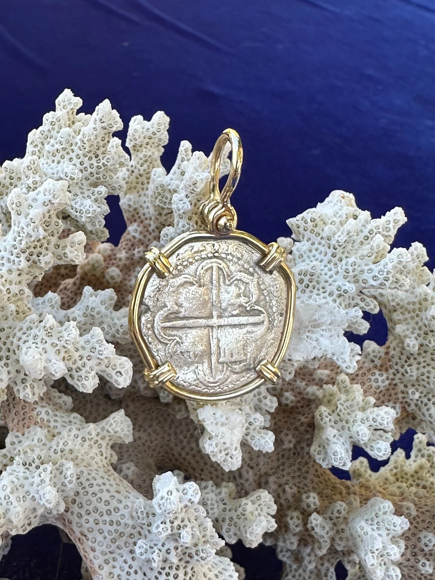 PIRATE TREASURE !!! Silver 1 Real COB set in an 14k. Gold Bezel - Image 4