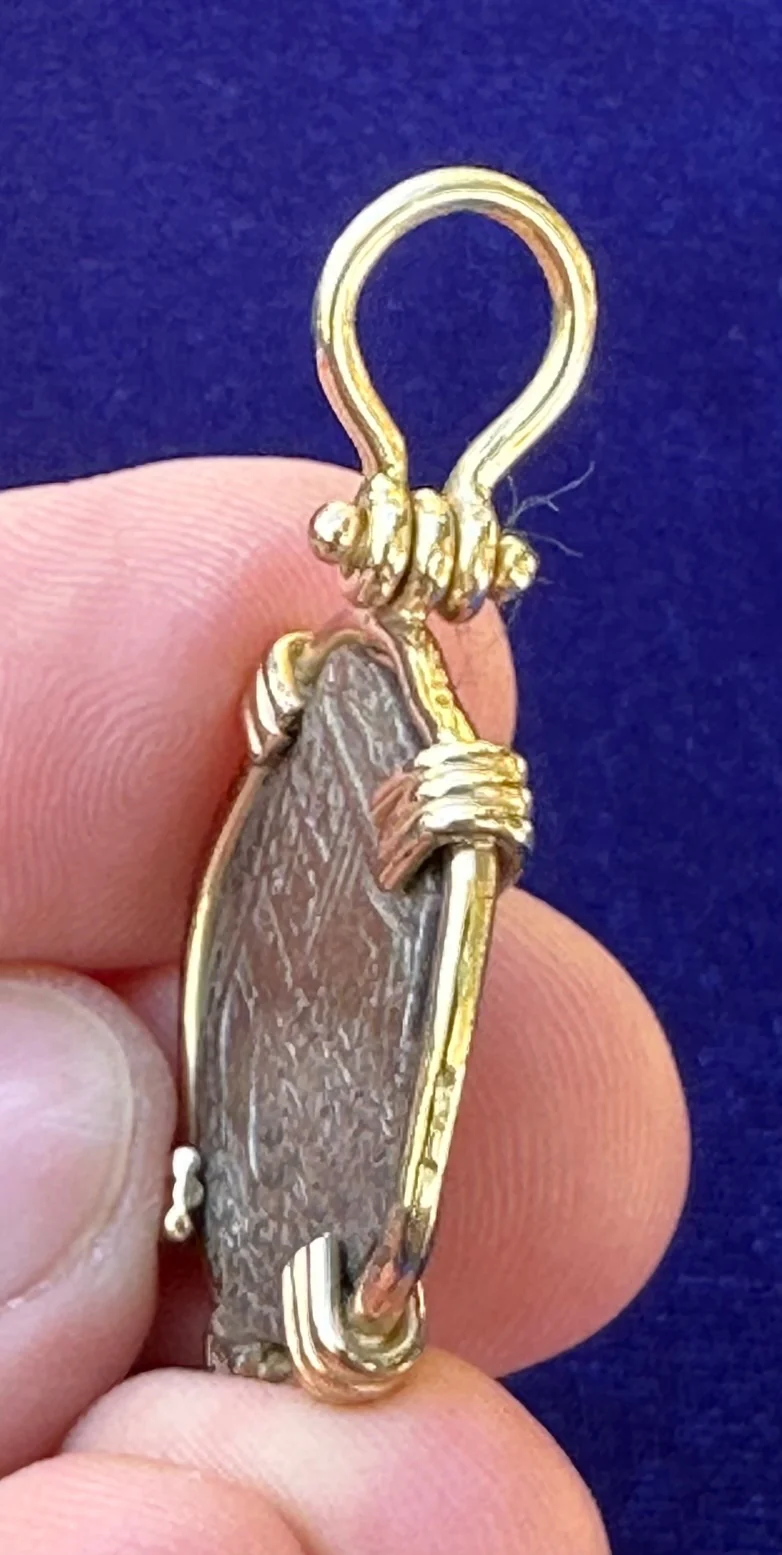 PIRATE TREASURE !!! Silver 2 Reales COB set in an 14k. Gold Bezel - Image 9