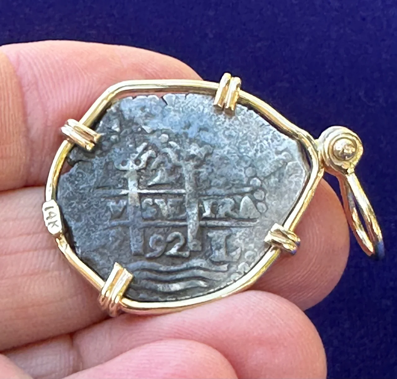 PIRATE TREASURE !!! Silver 2 Reales COB set in an 14k. Gold Bezel - Image 9