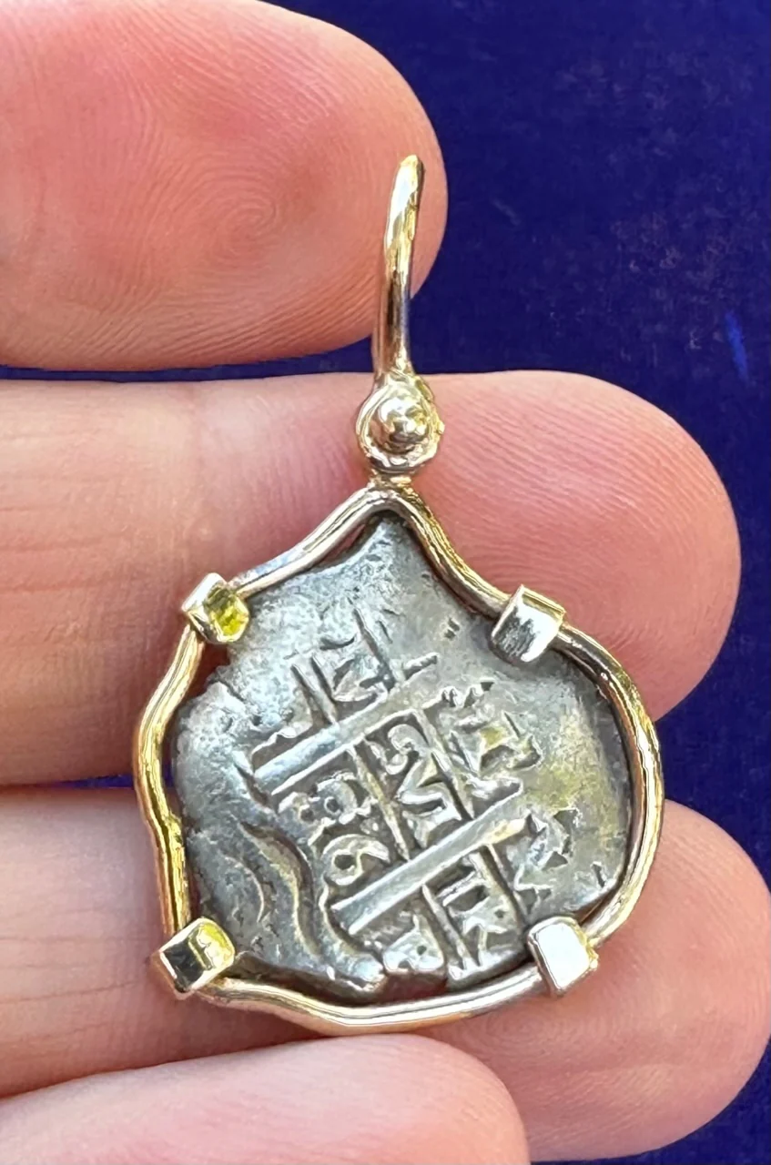 PIRATE TREASURE !!! Silver 1 Real COB set in an 14k. Gold Bezel - Image 8