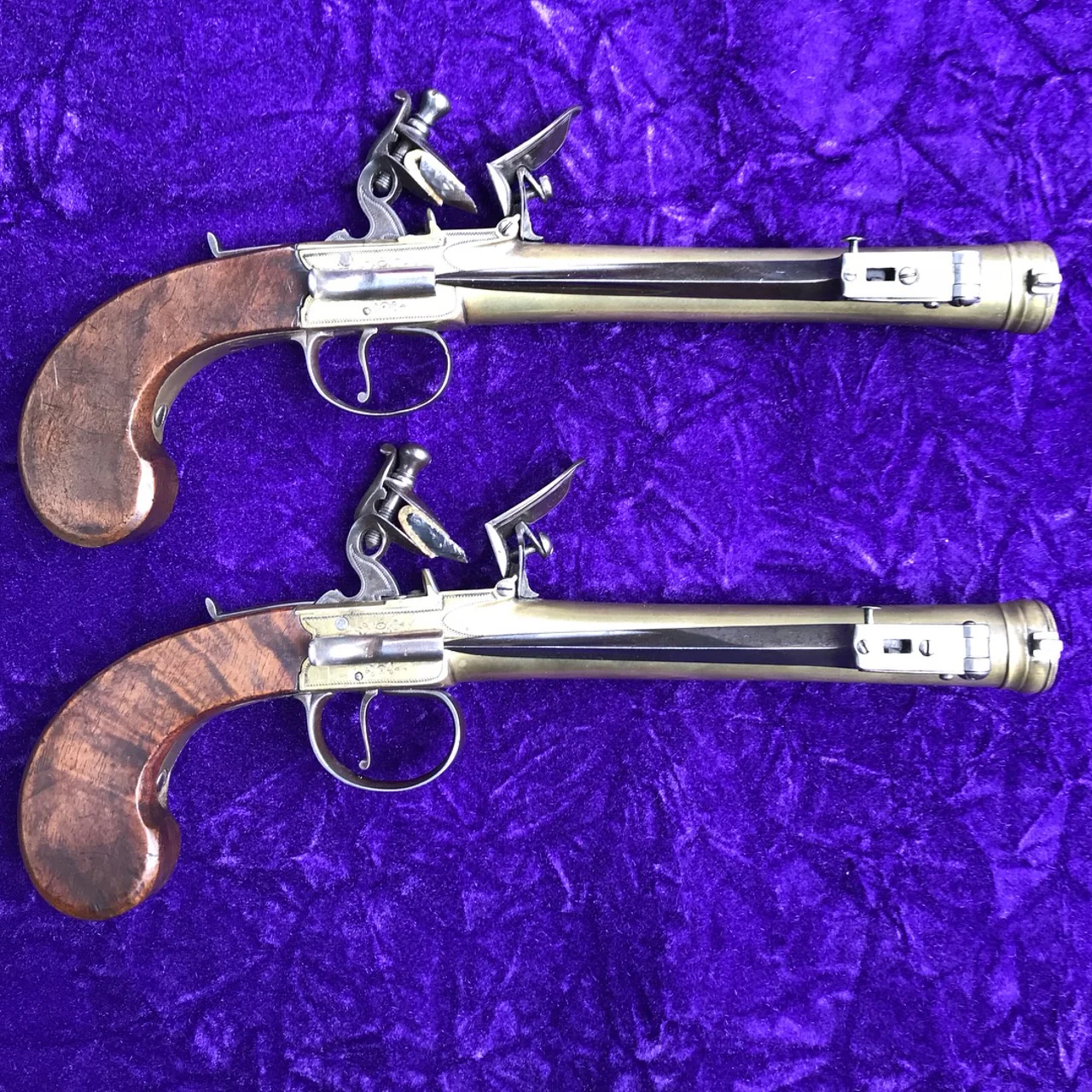 A Fantastic Cased Pair of English Flintlock Box-lock Blunderbuss Pistols by Williams, London - Image 9