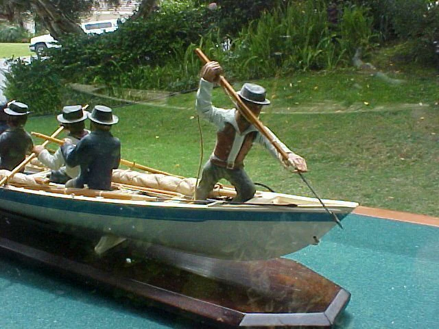 Encased Model of an American Whaling Launch w/Crew, #933 Nautical Antiques - Image 3