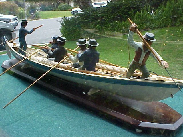 Encased Model of an American Whaling Launch w/Crew, #933 Nautical Antiques - Image 4