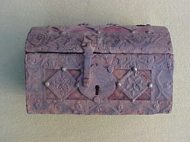 Small European Strap Iron Over Wood Casket/Chest, #779 Treasure Artifacts - Image 3