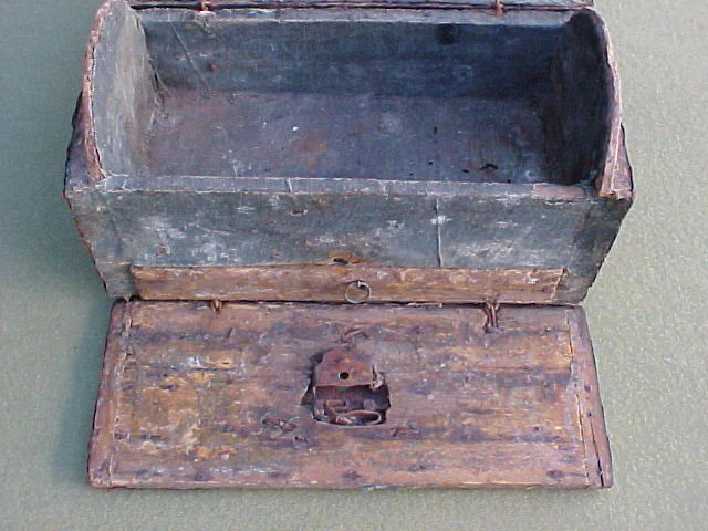 Small European Strap Iron Over Wood Casket/Chest, #779 Treasure Artifacts - Image 8